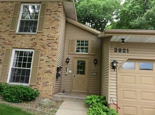 3921 Lexington Dr NE #2, Cedar Rapids, IA 52402