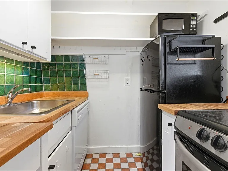 49 Brimmer St #9 — Photo 8