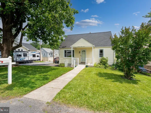 1923 Oak Dr, Baltimore, MD 21207