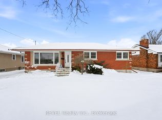 10 Redwood Ave, Saint Catharines, ON L2M3B2