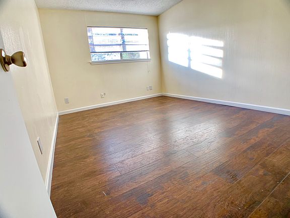 5th image of 2320 E 21st St Unit 504