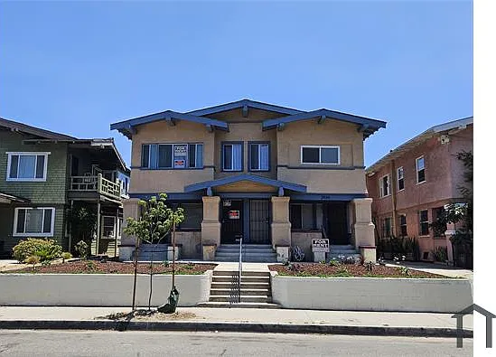 1 bed, 900 sqft, $2,100 — Photo 1