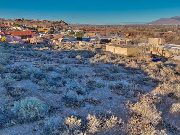 Riverview Tr2c Rd NW, Albuquerque, NM 87105