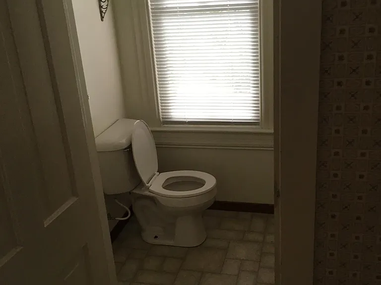 906 Cass St #UPPER — Photo 5