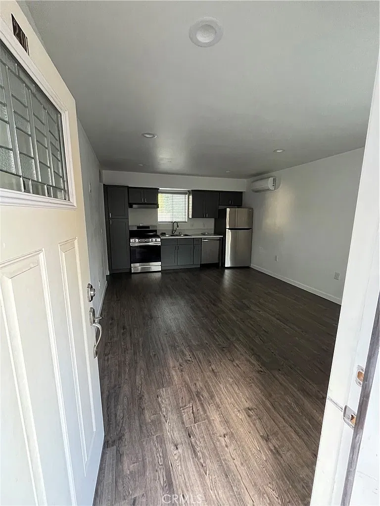 1 bed, 500 sqft, $1,995 — Photo 4