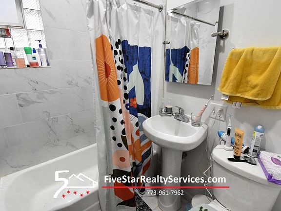 5th image of 4521 N Claremont Ave #1F