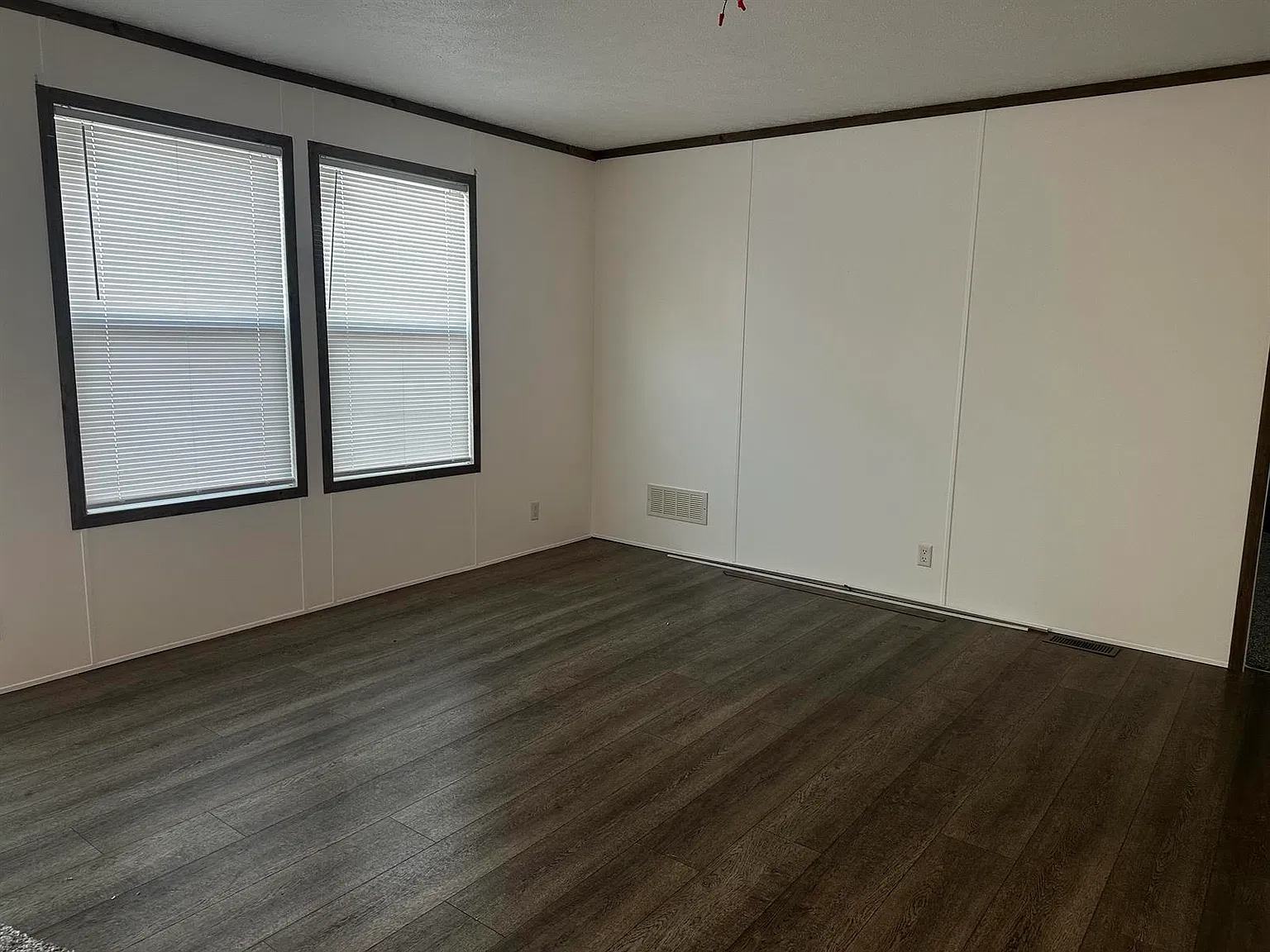 3 bed, 1200 sqft, $1,099 — Photo 3