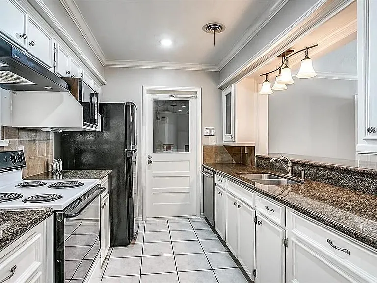 2322 Ansbury Dr — Photo 7