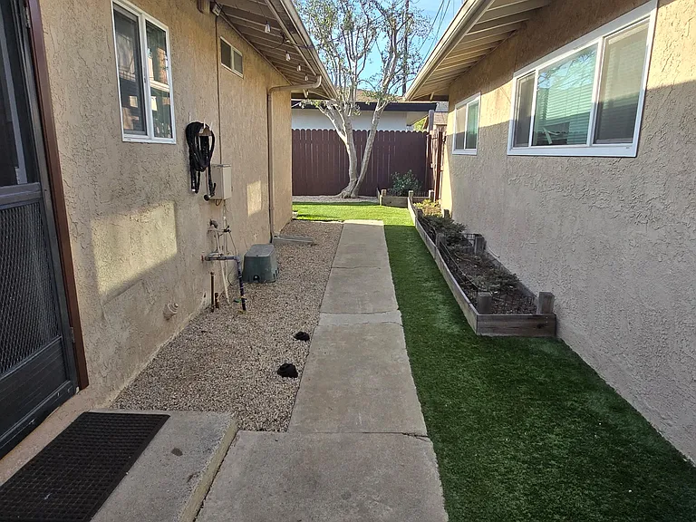 181 Santa Isabel Ave #B — Photo 3