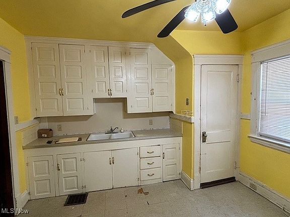 5th image of 890 E 143rd St
