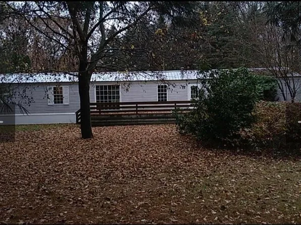 990 Adams St NW, Stanton, MI 48888