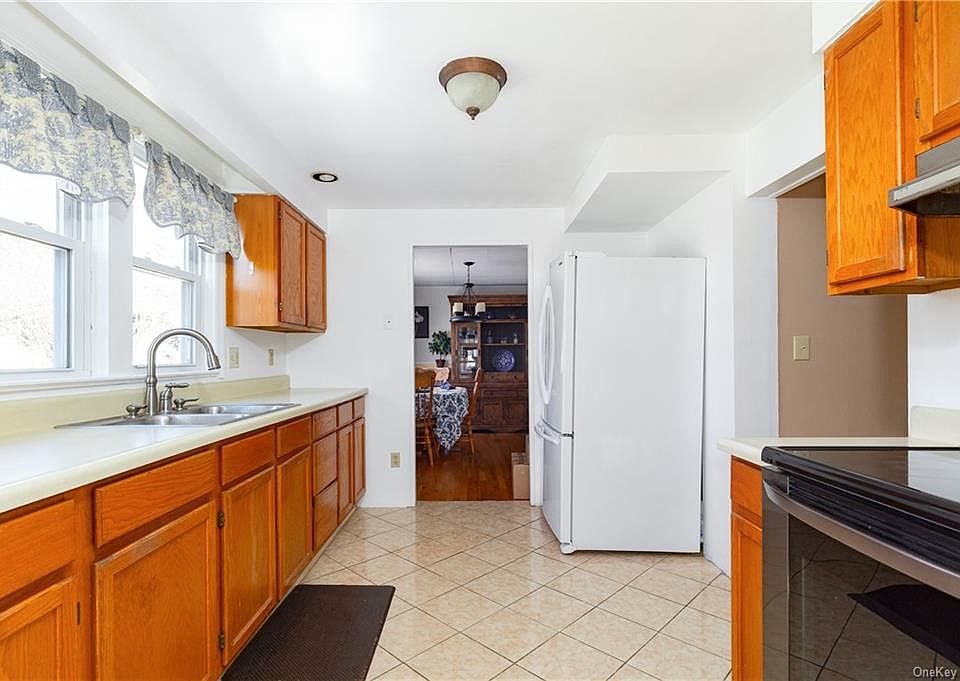 33 Mill St Wappingers Falls NY Zillow