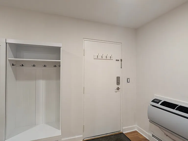 6361 N Paulina St #1B — Photo 2