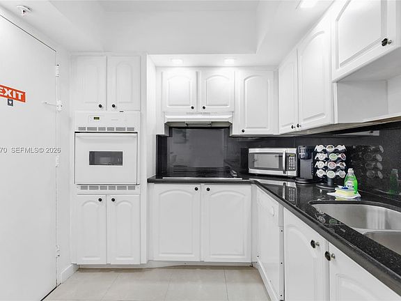 5th image of 3901 S Ocean Dr APT 8C