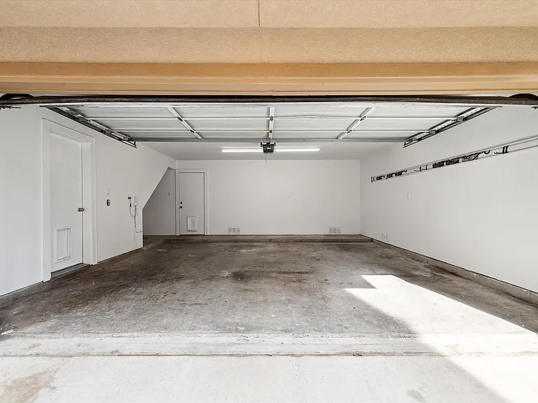 1105 W 21st St #B — Photo 25