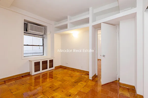 Rented by Mirador Real Estate | media 50
