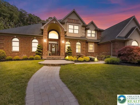 212 Hillview Cir, Leesport, PA 19533