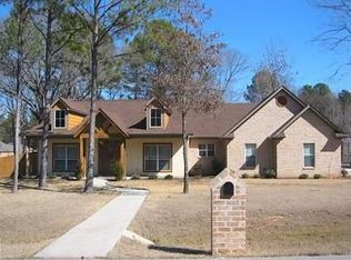 201 Sweetheart Ln, Longview, TX 75605
