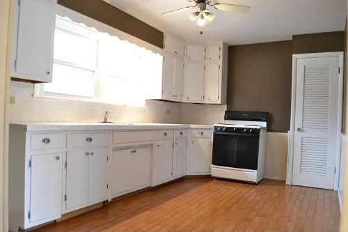 3rd image of 403 Wood St