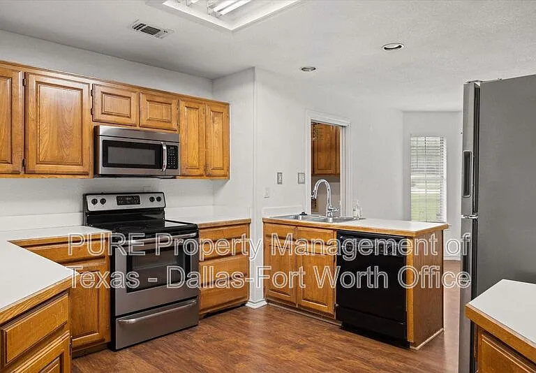 3905 Frisco Cir — Photo 7