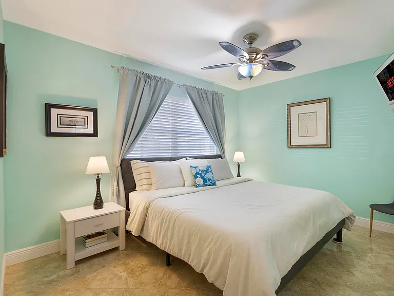 832 Green St #1 — Photo 15