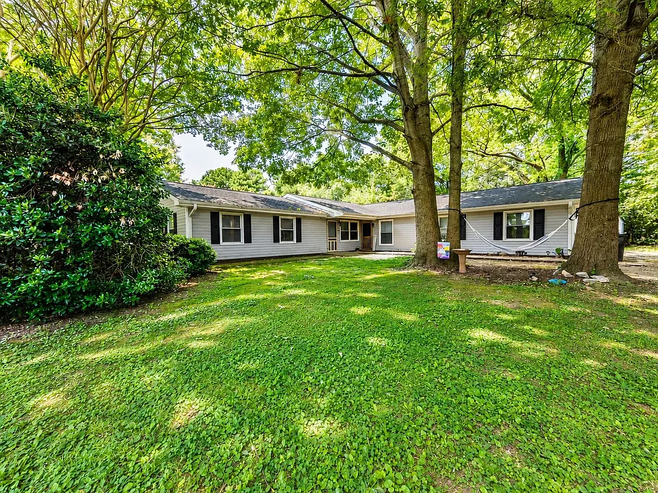 107 Cardinal Acres Dr