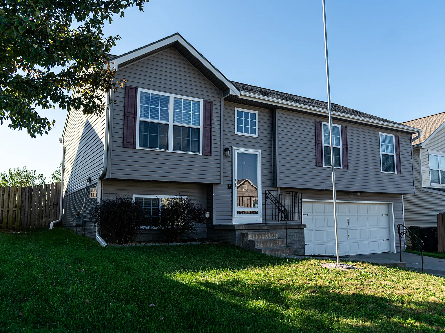 3 bed, 1354 sqft, $2,375 — Photo 4