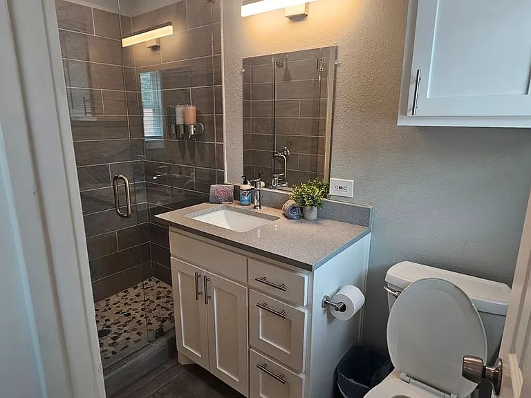 235 W Woodin Blvd — Photo 8