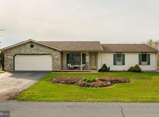 149 Country Dr, Denver, PA 17517