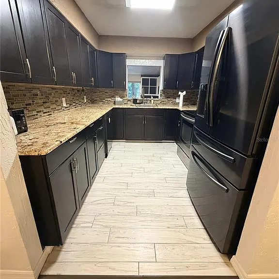 1707 W Comanche Ave — Photo 5