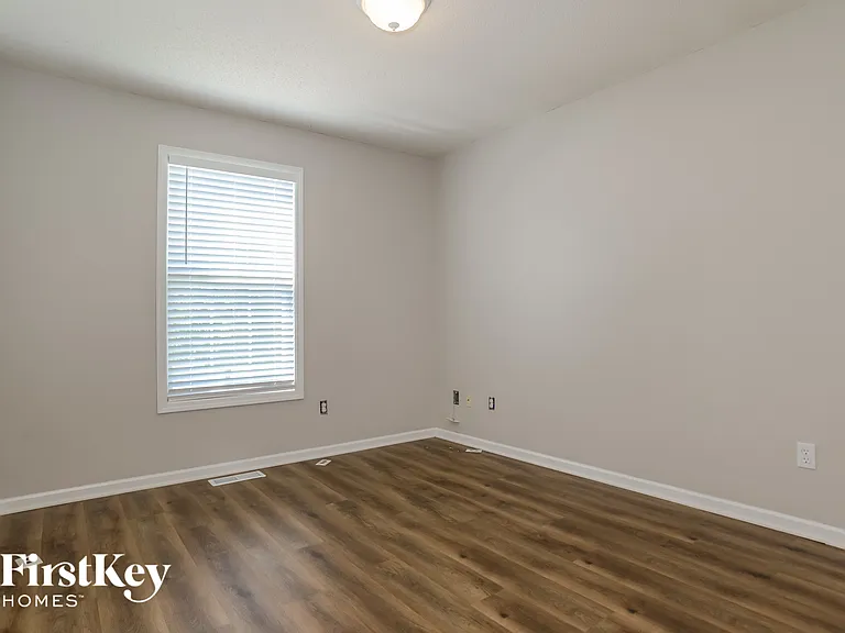 720 NE 107th St — Photo 11