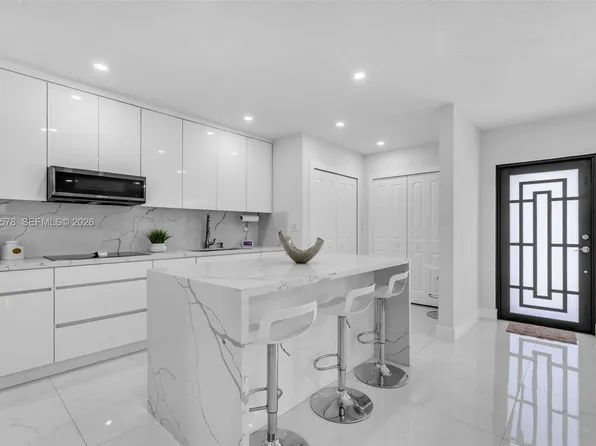 1270 W 64th Ter, Hialeah, FL 33012