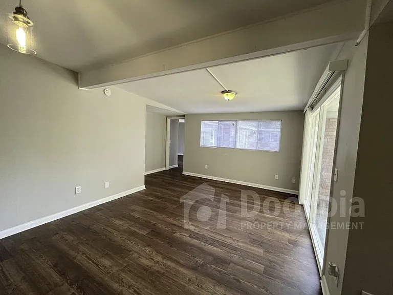 6333 Kimberly Ln — Photo 4