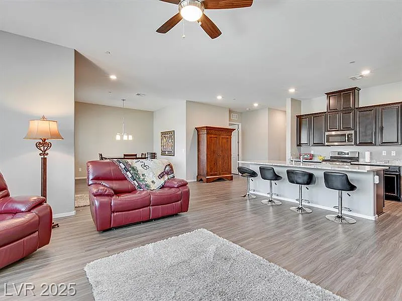 2 bed, 2044 sqft, $2,095 — Photo 4