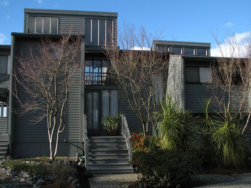 Front Entrance (east exposure)