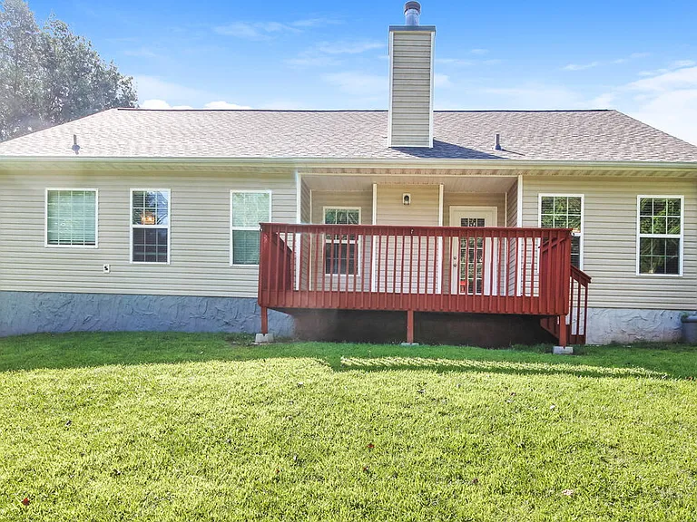 229 Clearwater Dr — Photo 16