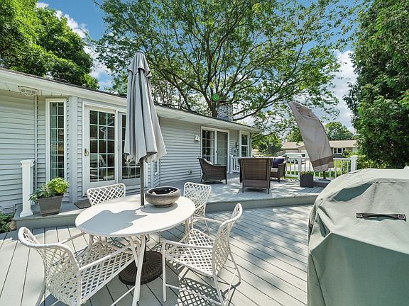 3rd image of 2622 N Norfolk Cir