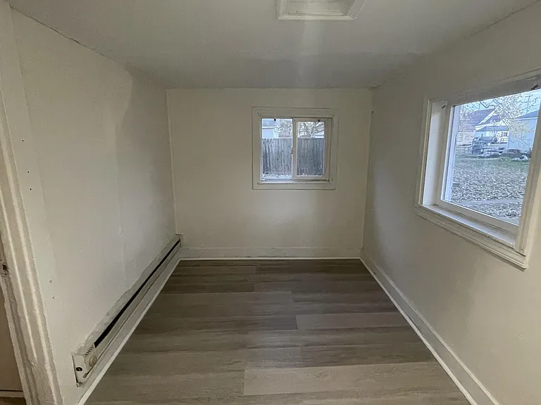 329 W Locust St #1 — Photo 8
