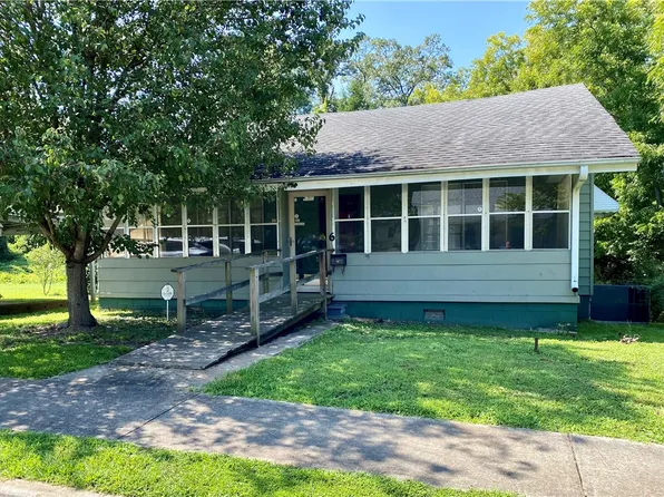 6 Georgia St, Honea Path, SC 29654
