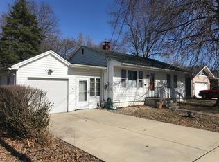 619 E North St, Staunton, IL 62088