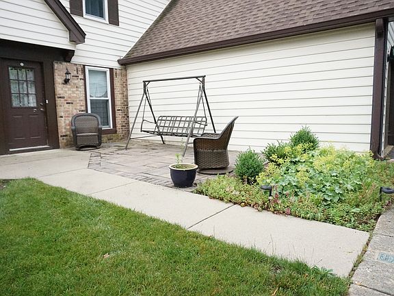 3rd image of 2617 Oakshire Ct