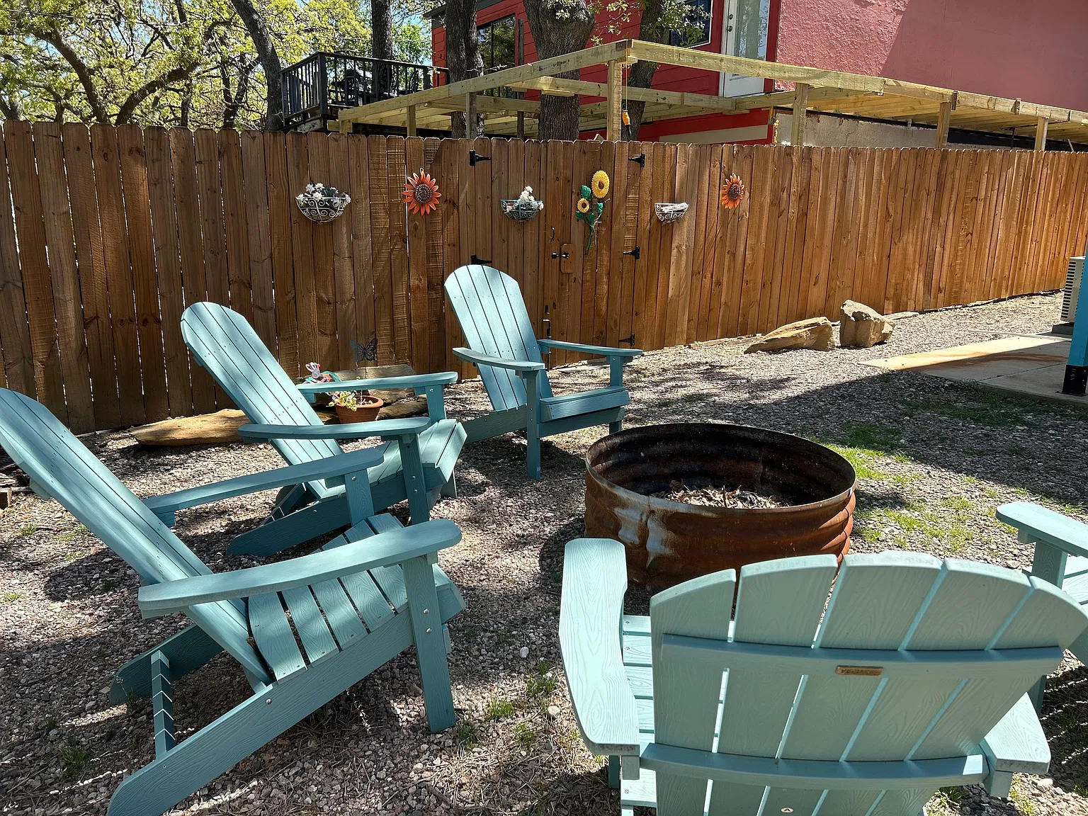 1842 Hillcrest Cir — Photo 4