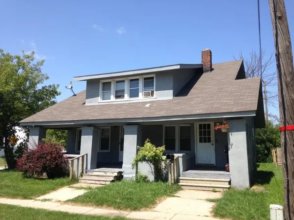1037 Beard St #1, Pt Huron, MI 48060