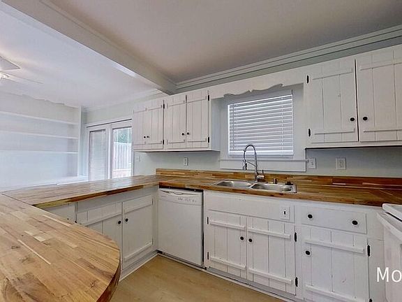 5th image of 109 Foxwood Ln