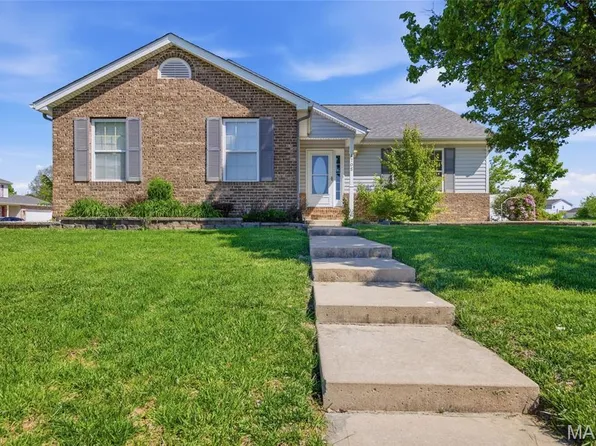4705 Vandebrook Dr, Waterloo, IL 62298