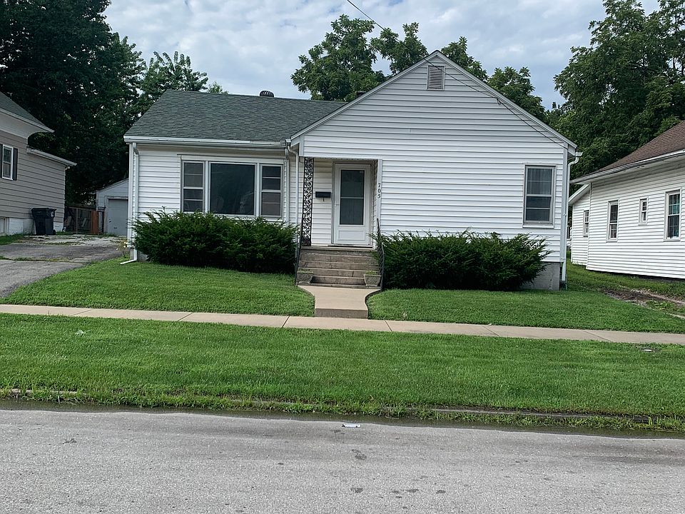 Front of home from Taylor St