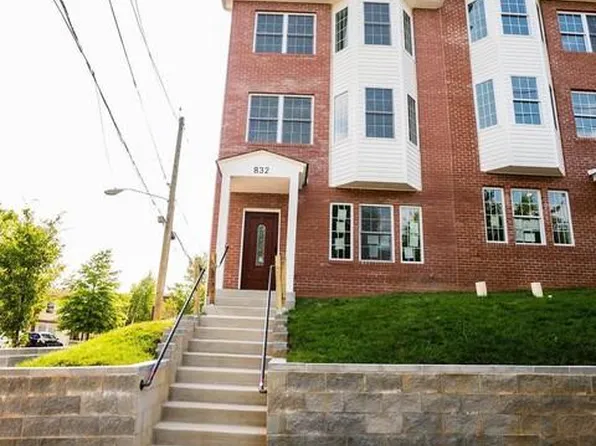 832 48th St NE, Washington, DC 20019