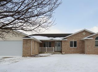 1324 Center Creek Dr, Crown Point, IN 46307