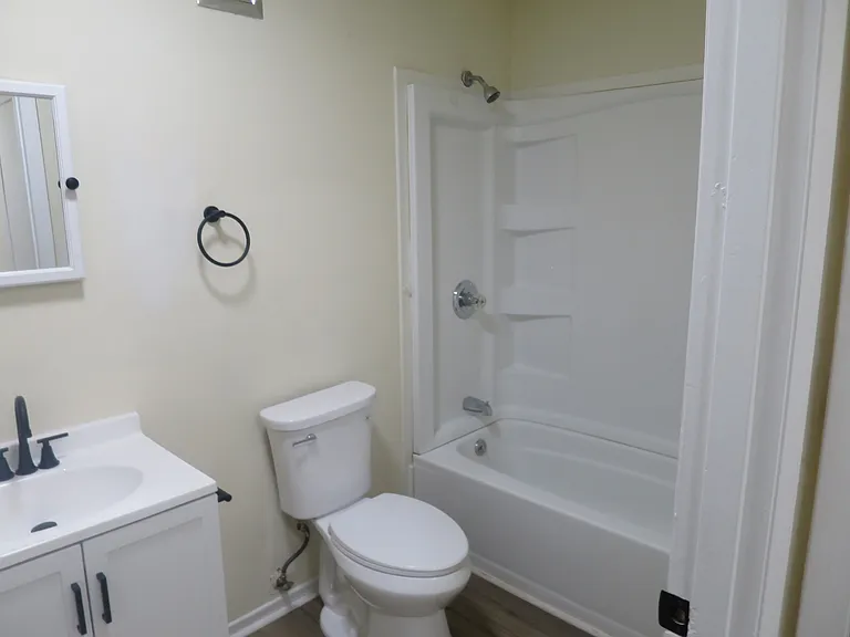 7515 Falling Leaves Cir #C — Photo 11