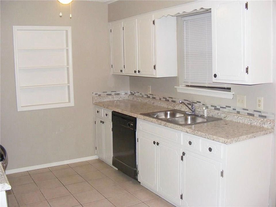 1st image of 2808 N Sunny Ln